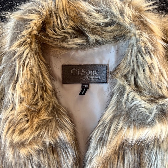 Faux fur vest - Picture 2 of 5